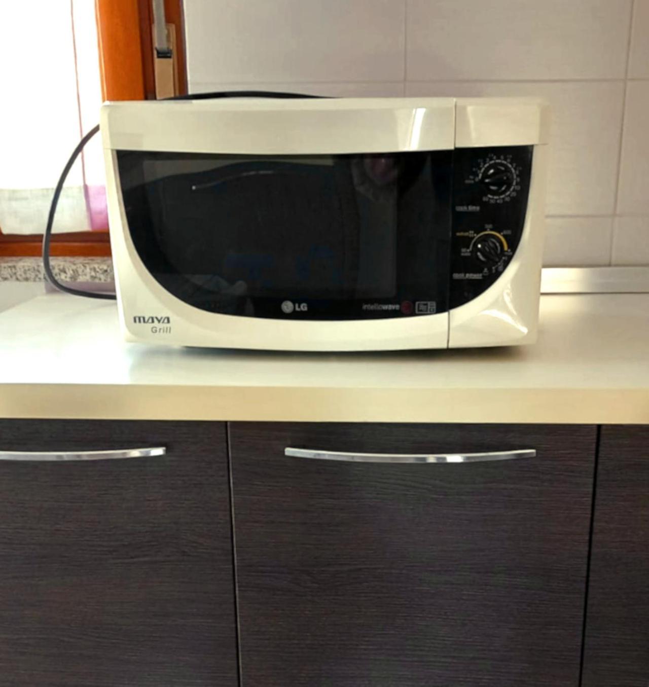 La Dolce Vita - Appartamento Con Parcheggio Privato Vicino Al Centro E All'Ospedale アスティ エクステリア 写真