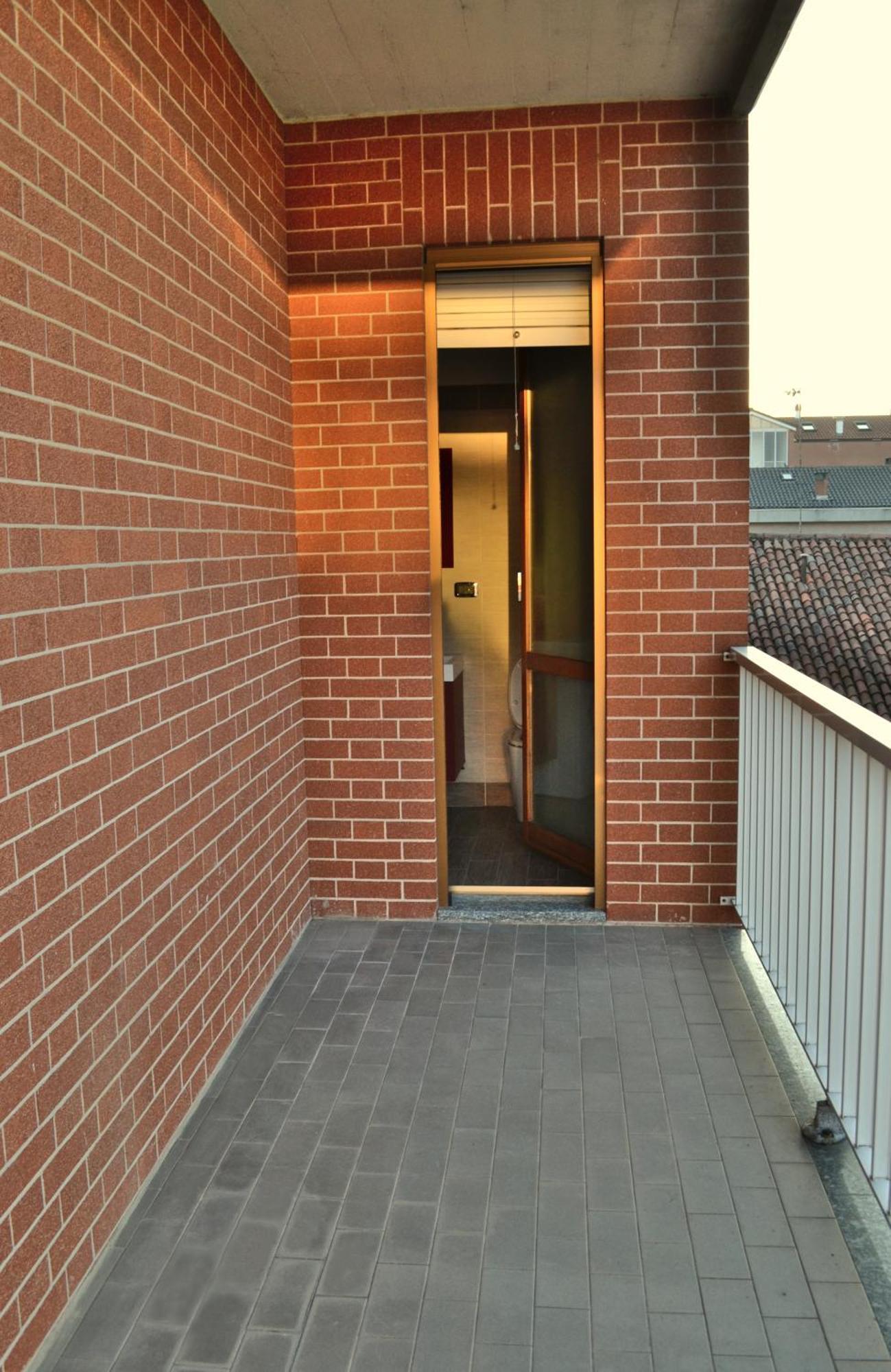 La Dolce Vita - Appartamento Con Parcheggio Privato Vicino Al Centro E All'Ospedale アスティ エクステリア 写真
