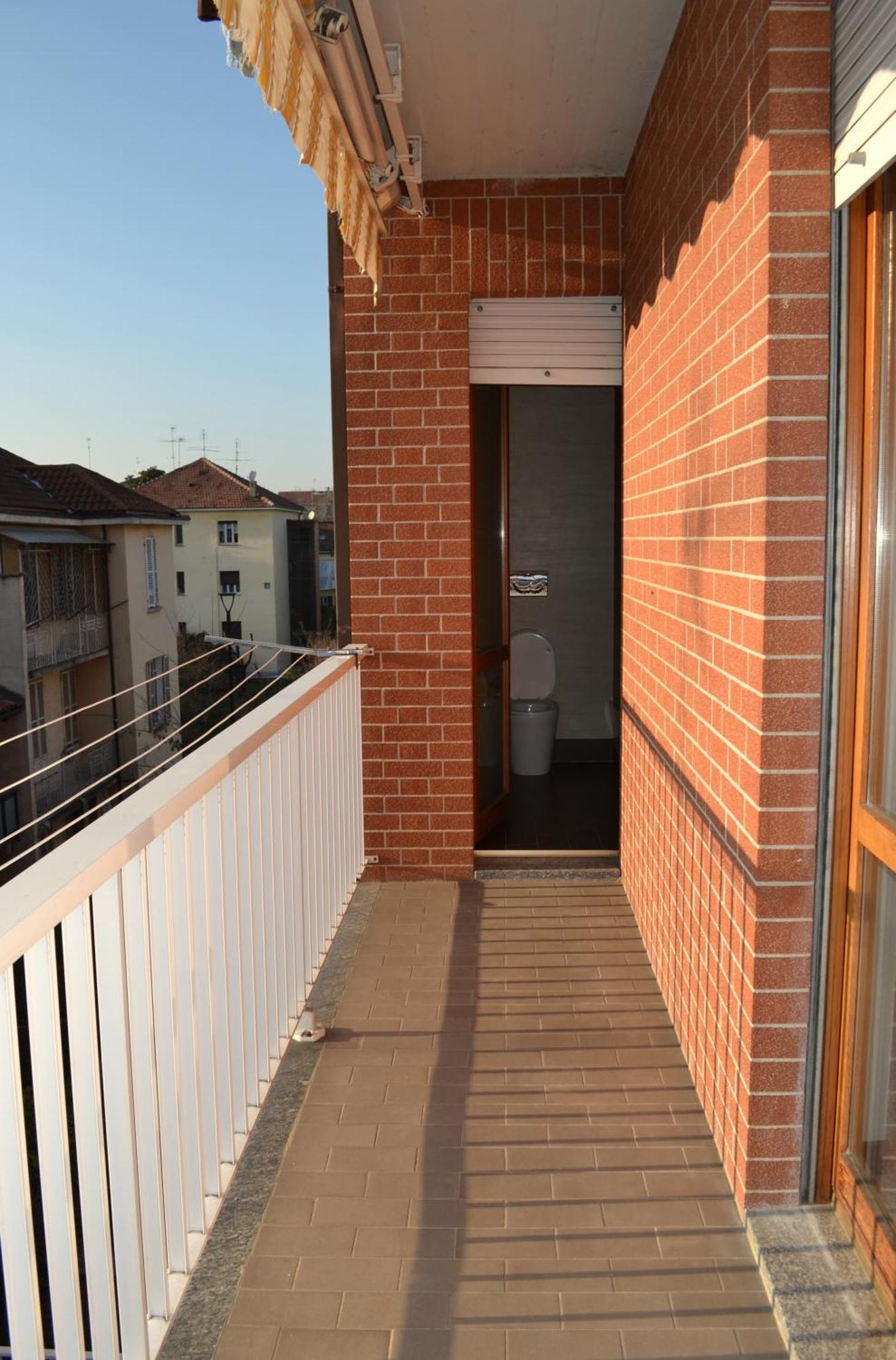 La Dolce Vita - Appartamento Con Parcheggio Privato Vicino Al Centro E All'Ospedale アスティ エクステリア 写真