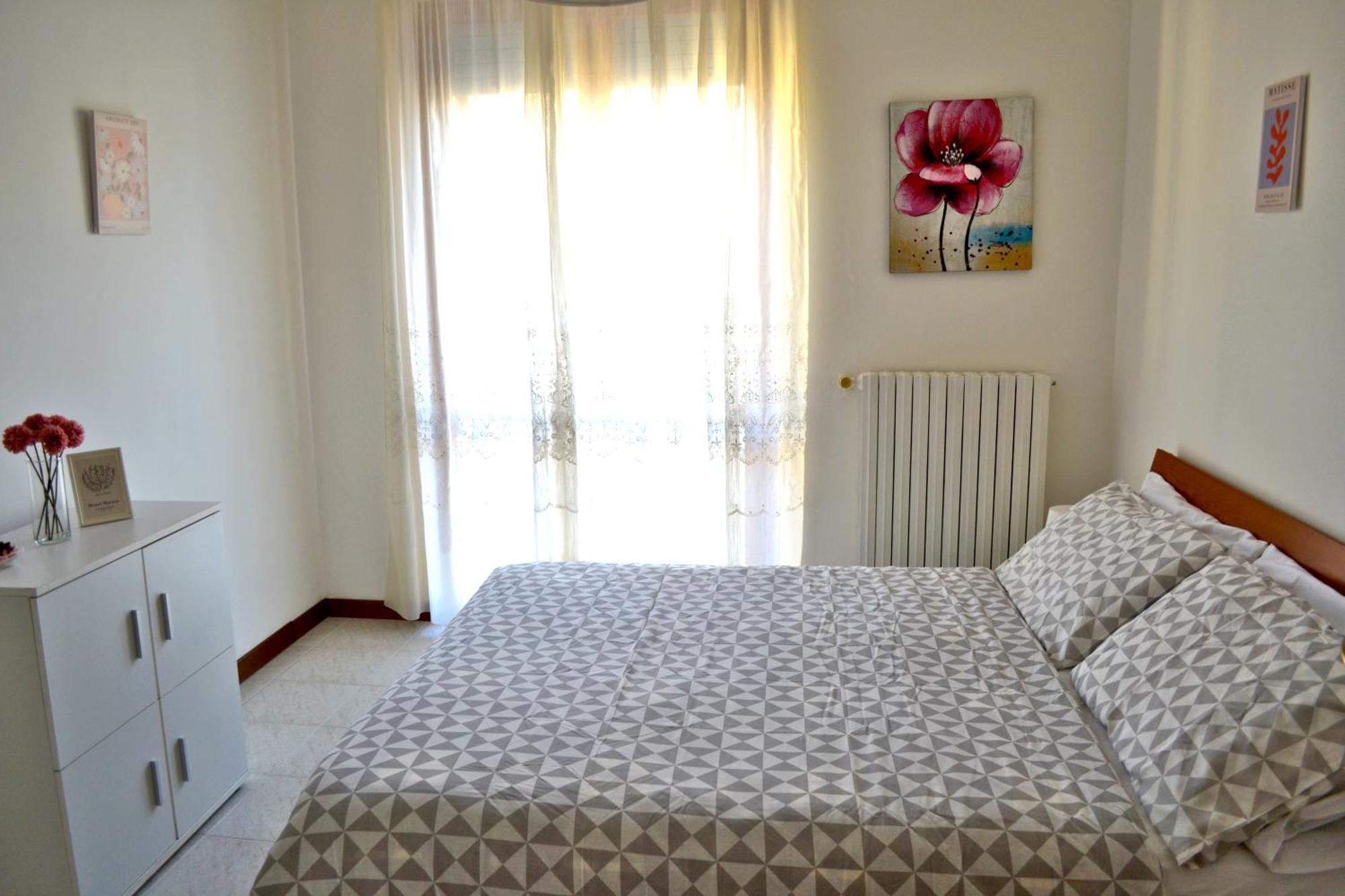 La Dolce Vita - Appartamento Con Parcheggio Privato Vicino Al Centro E All'Ospedale アスティ エクステリア 写真